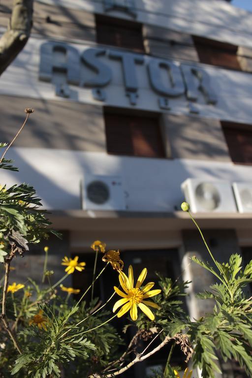 Hotel Astor Junin Eksteriør billede
